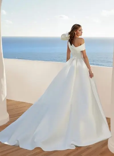 Trumpet/Mermaid Asymmetrical Satin Wedding Dresses With Ruffle