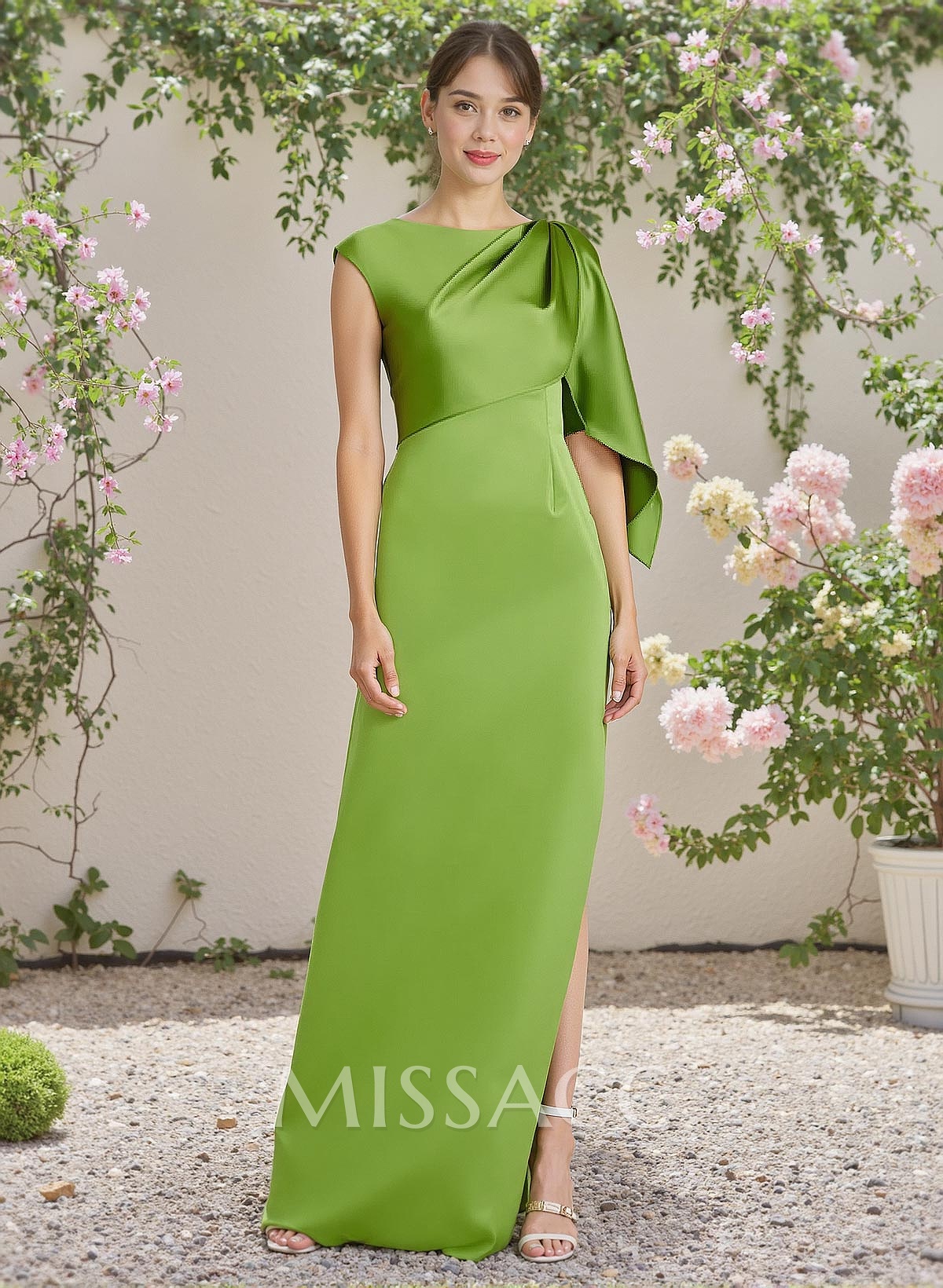 Sheath/Column Scoop Neck Silk Like Satin Bridesmaid Dresses With Split Front