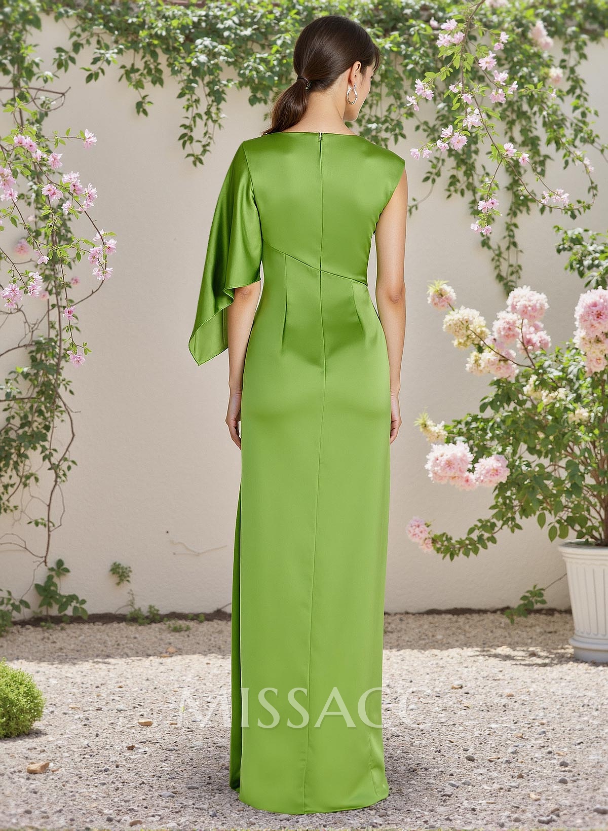 Sheath/Column Scoop Neck Silk Like Satin Bridesmaid Dresses With Split Front