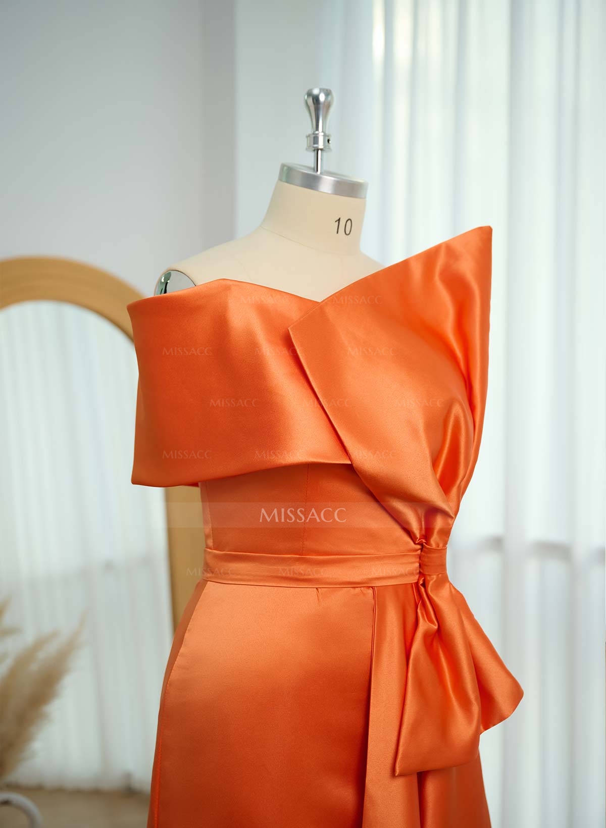 Sheath/Column Satin Mother Of The Bride Dresses With Bow(s)