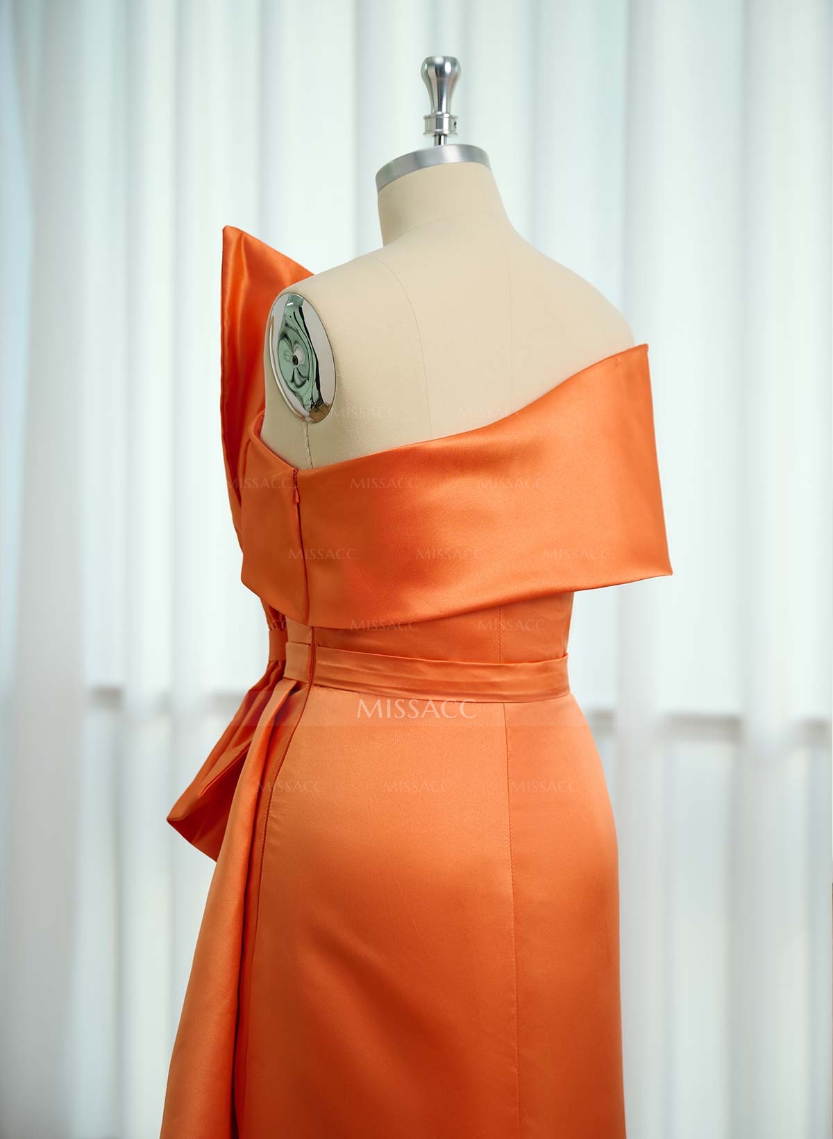 Sheath/Column Satin Mother Of The Bride Dresses With Bow(s)