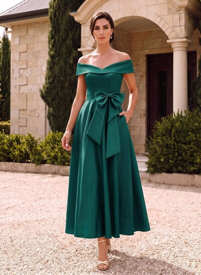 A-Line Off-The-Shoulder Satin Mother Of The Bride Dresses With Bow(s)