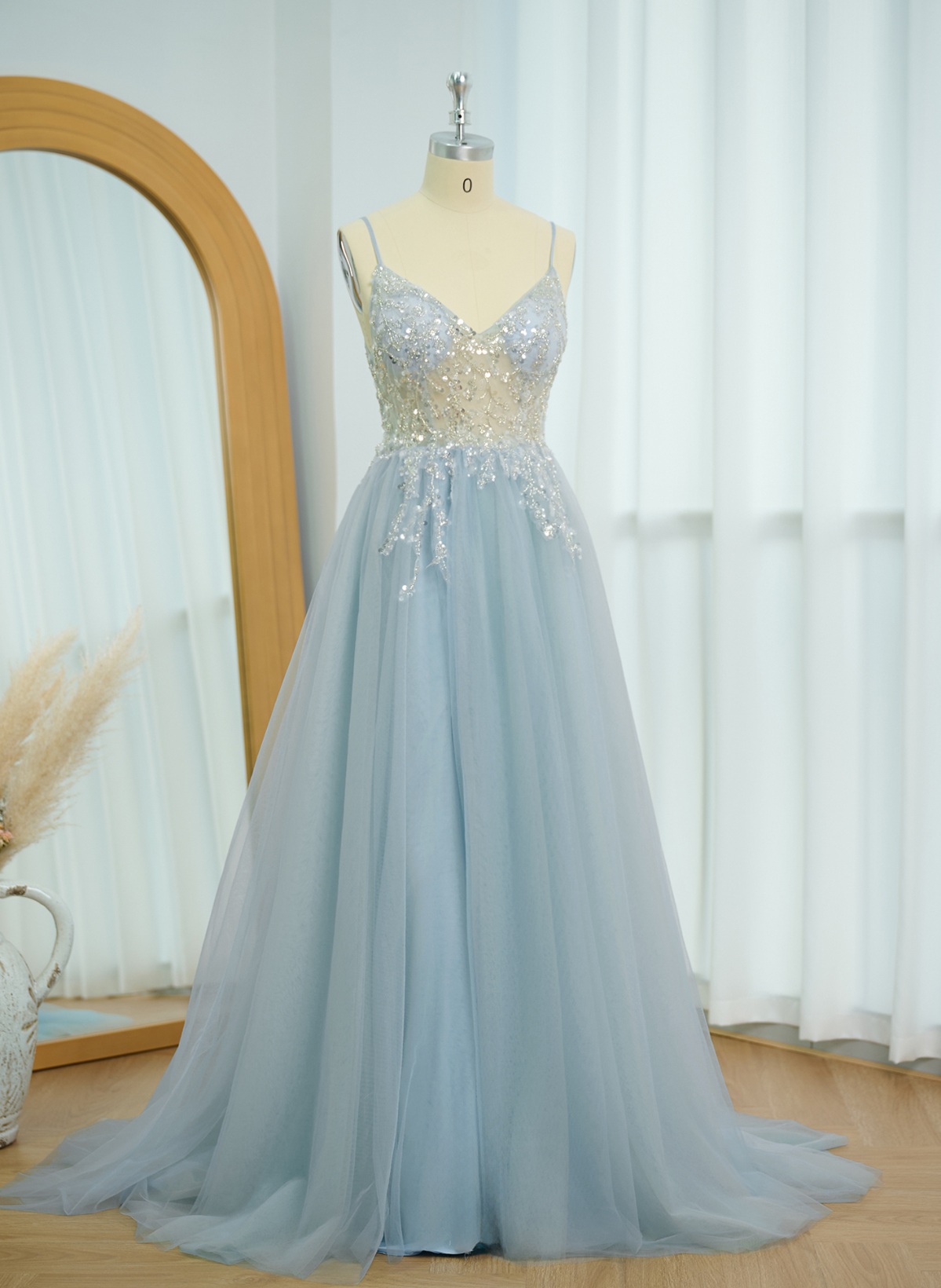 A-Line V-Neck Sleeveless Sweep Train Tulle Prom Dresses With High Split