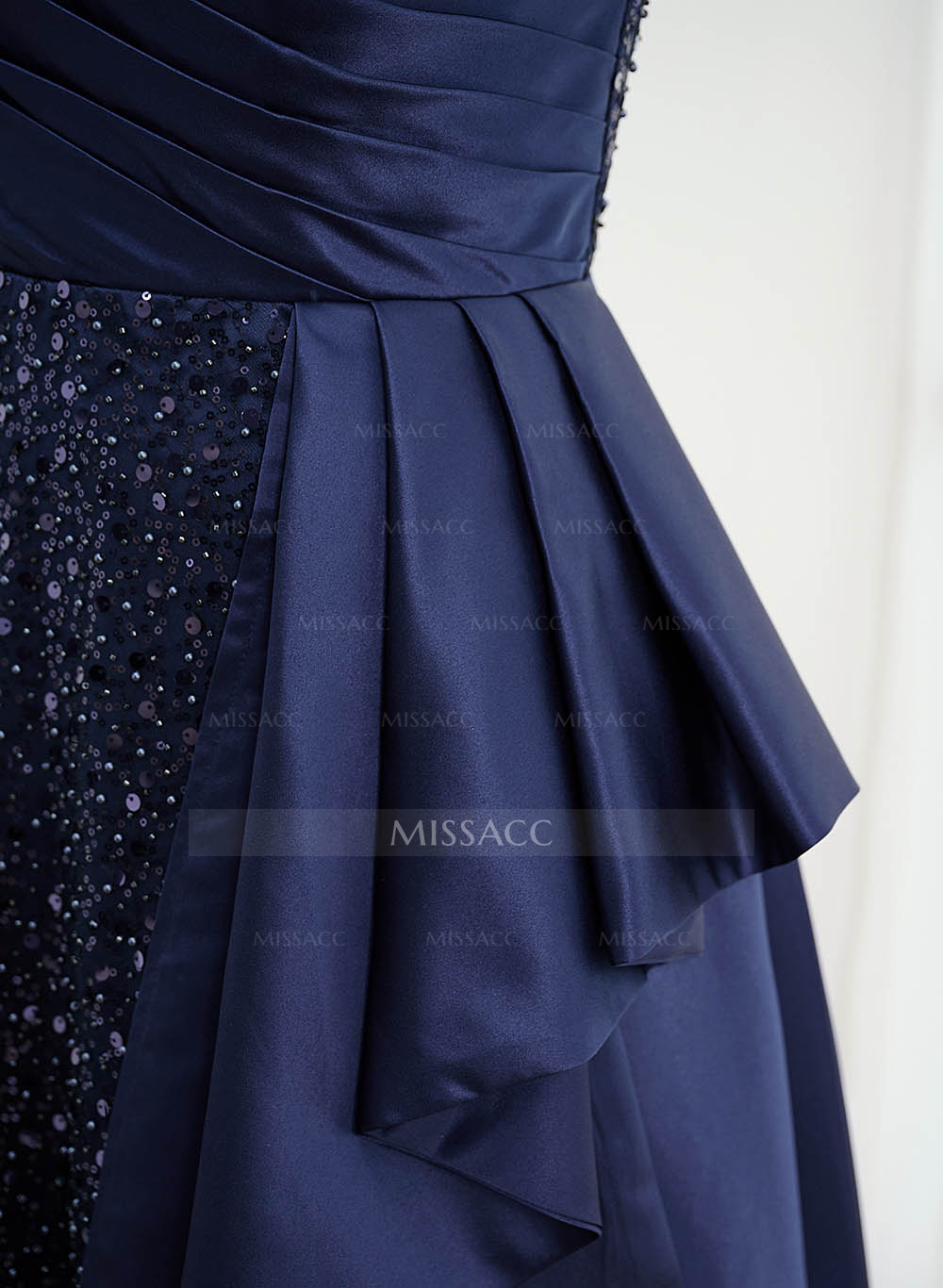 Sheath/Column Asymmetrical Sleeveless Sequined Prom Dresses With Ruffle