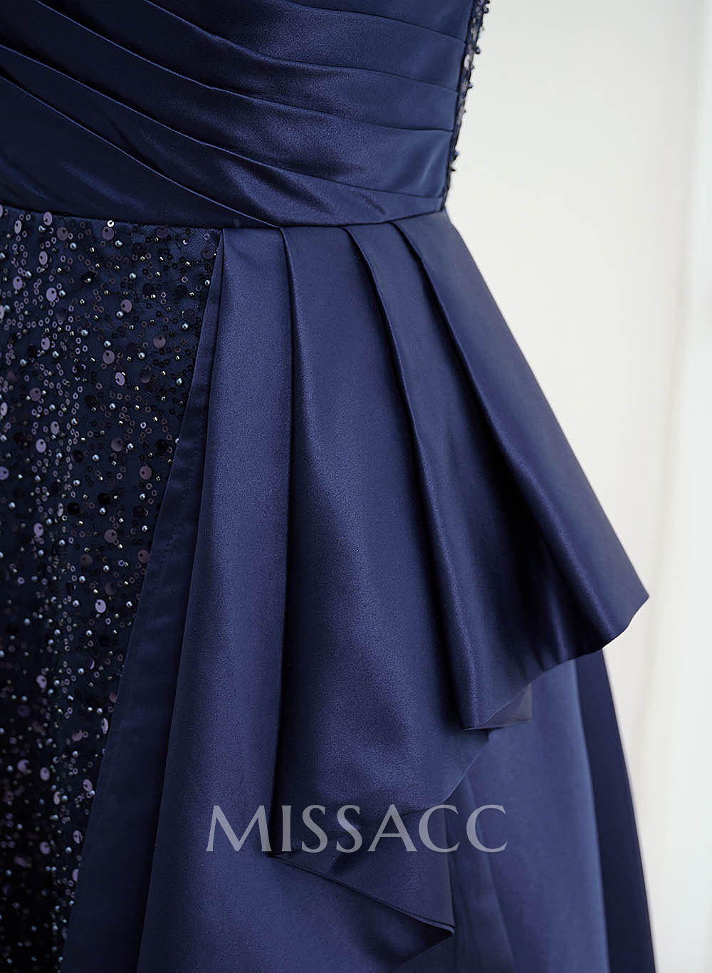 Sheath/Column Asymmetrical Sleeveless Sequined Prom Dresses With Ruffle