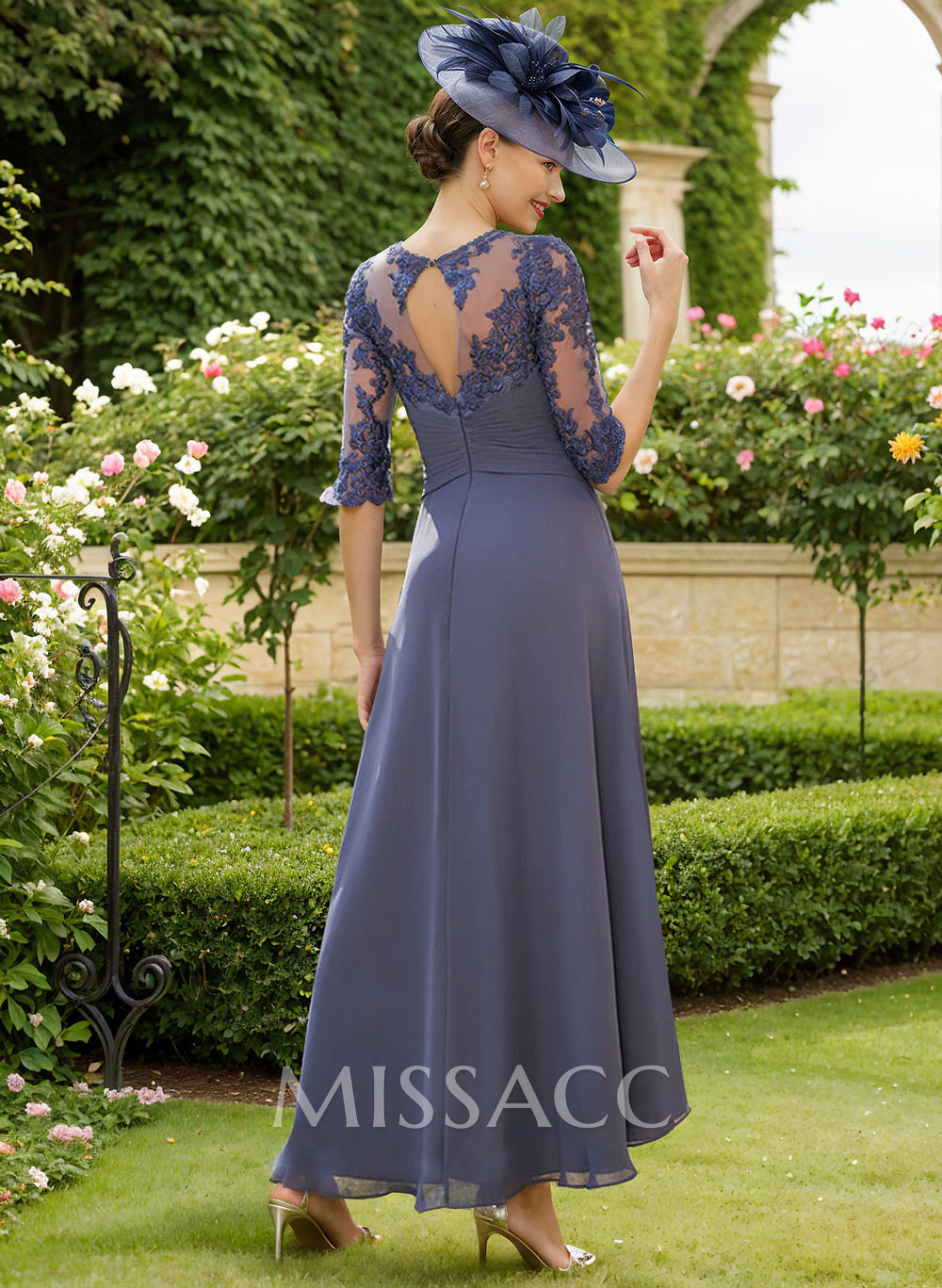 A-Line Cowl Neck Lace/Chiffon Mother Of The Bride Dresses With Back Hole