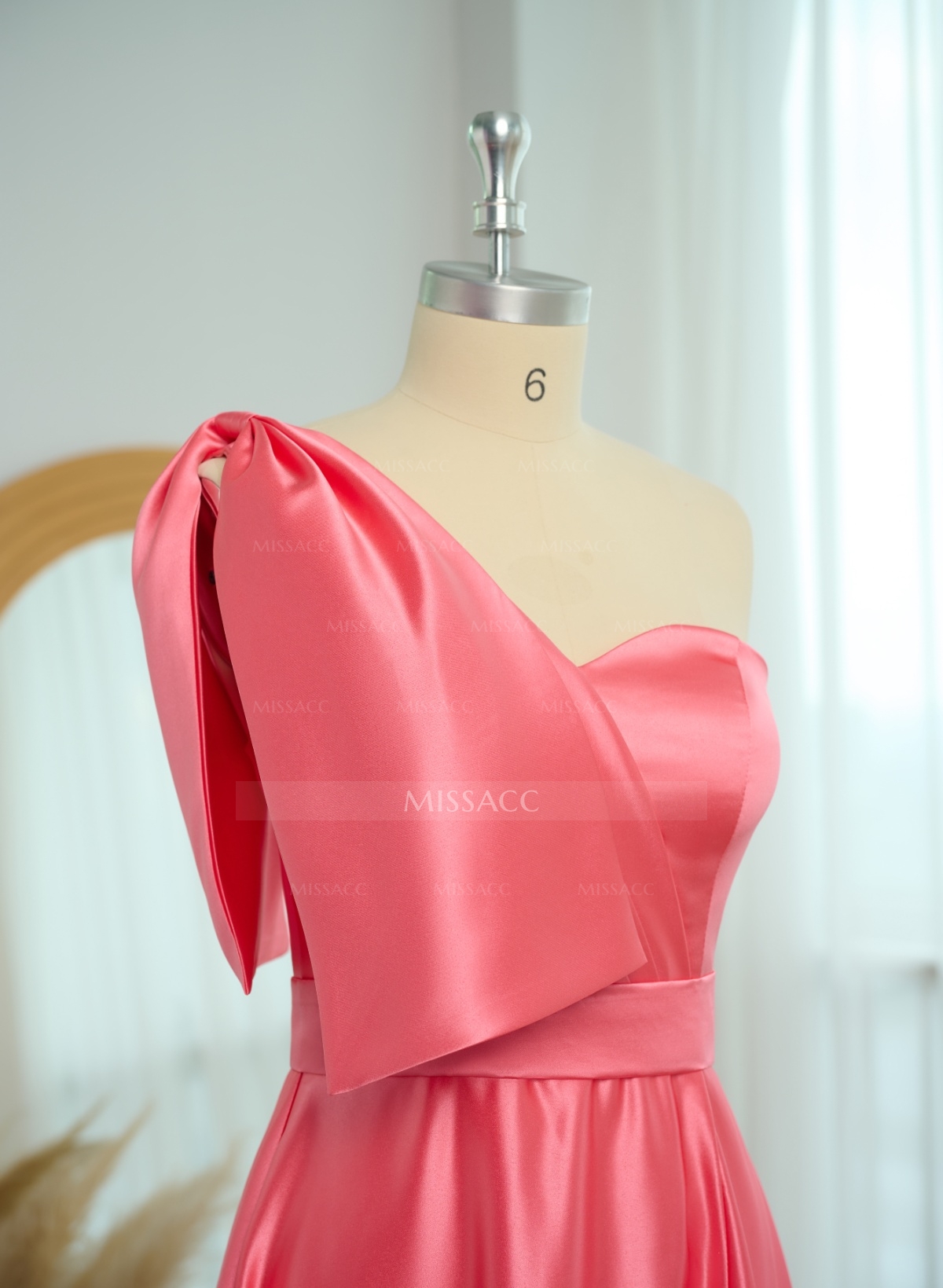 A-Line One-Shoulder Satin Mother Of The Bride Dresses With Bow(s)/High Split