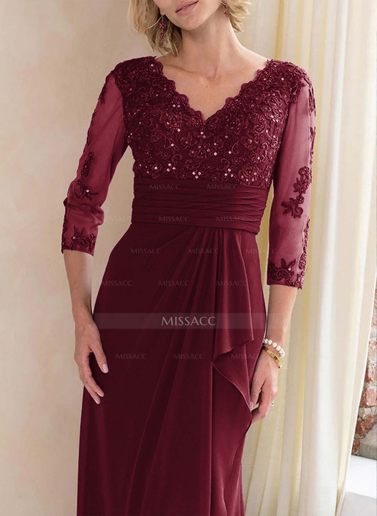 Sheath/Column V-Neck Chiffon Mother Of The Bride Dresses With Ruffle/Lace