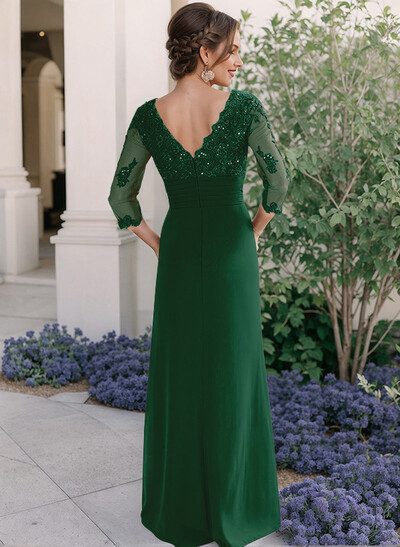 Sheath/Column V-Neck Chiffon Mother Of The Bride Dresses With Ruffle/Lace