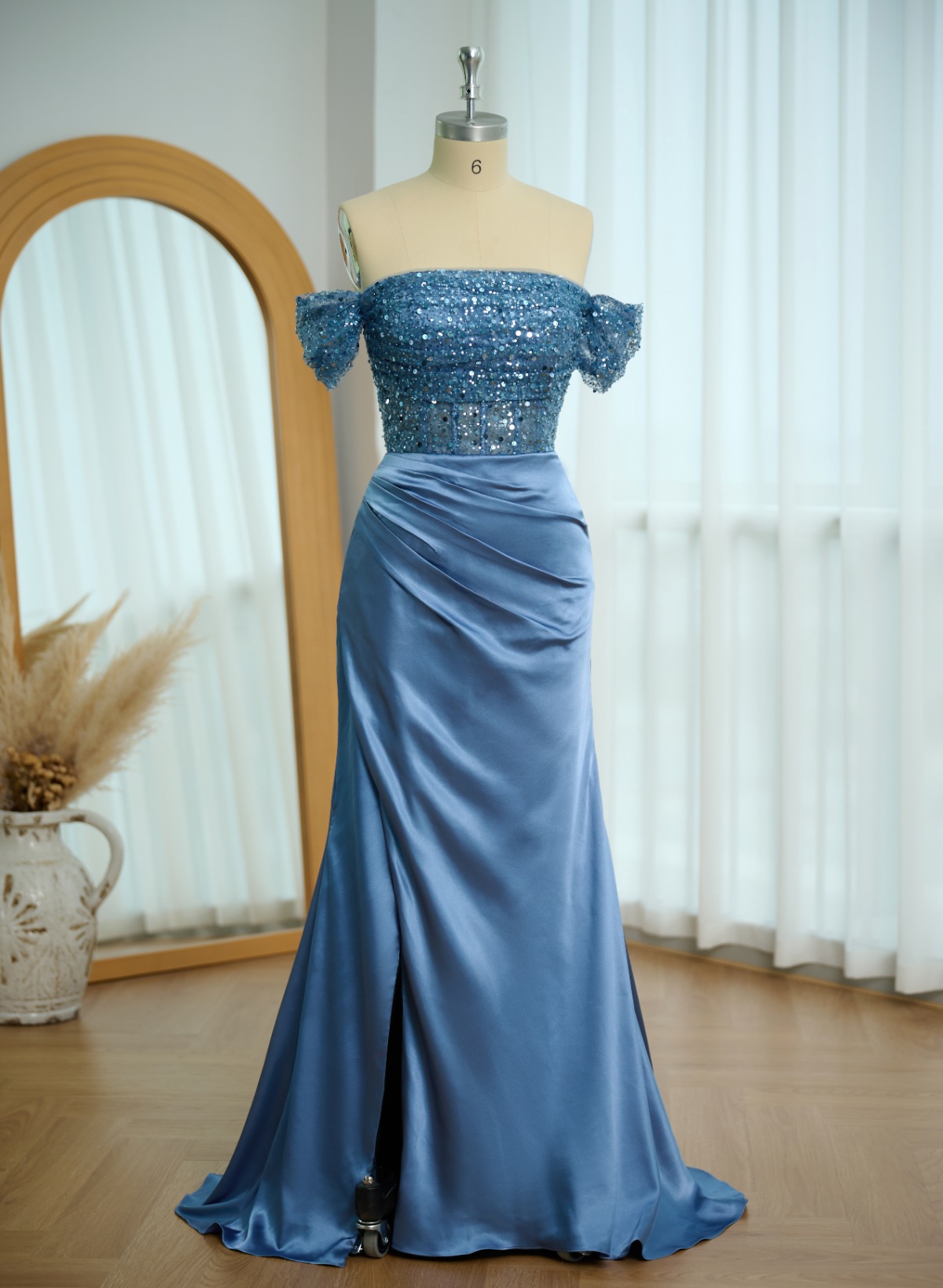 Sheath/Column Silk Like Satin/Sequined Prom Dresses With High Split