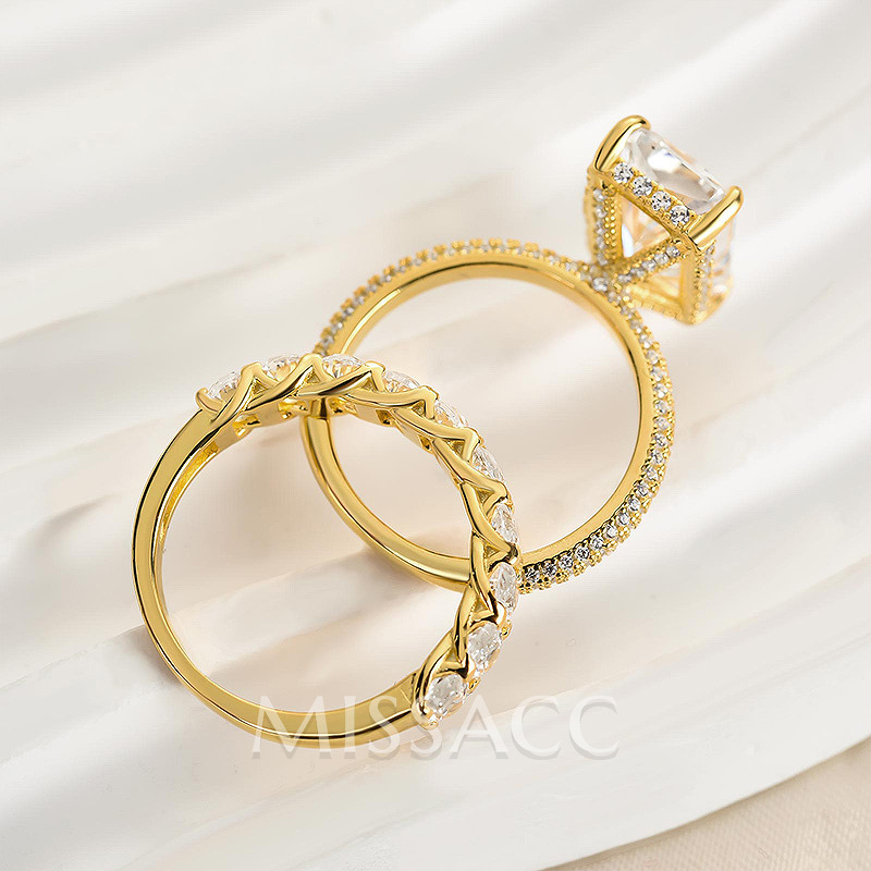 Luxurious Elongated Radiant Cut Wedding Ring Set