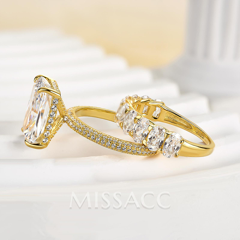 Luxurious Elongated Radiant Cut Wedding Ring Set