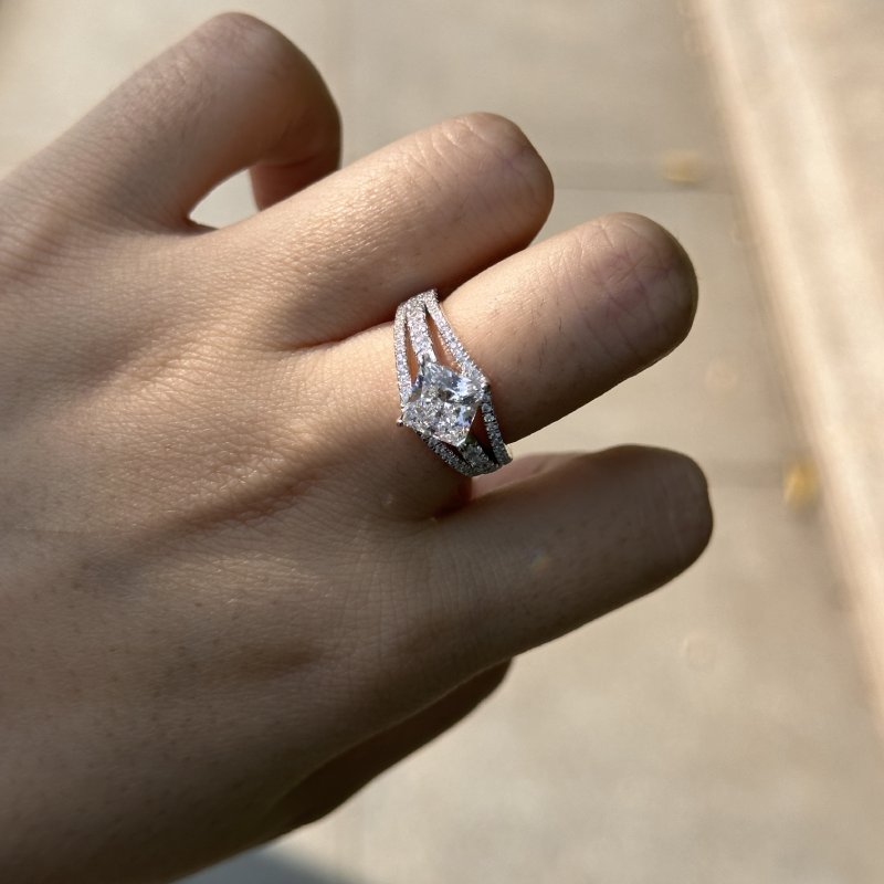 Exquisite Vintage Princess Cut Engagement Ring For Women