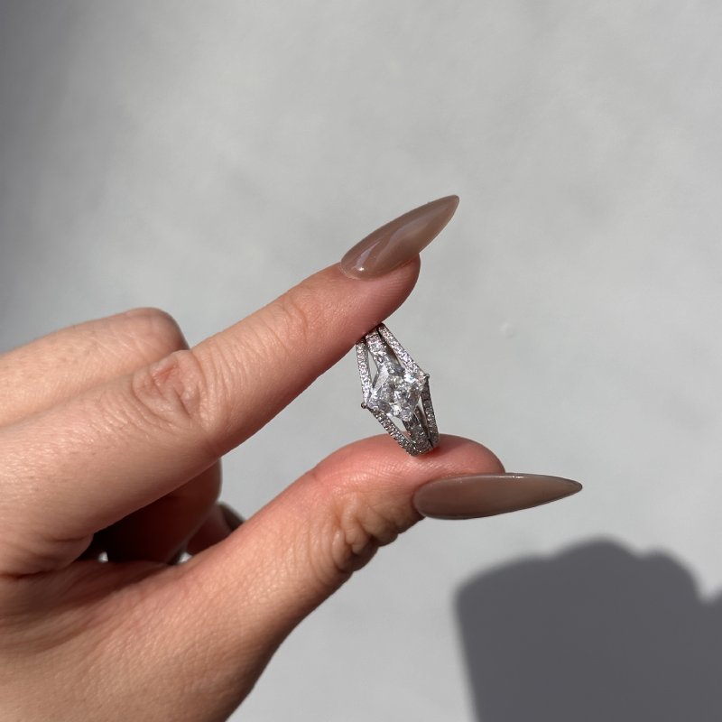 Exquisite Vintage Princess Cut Engagement Ring For Women