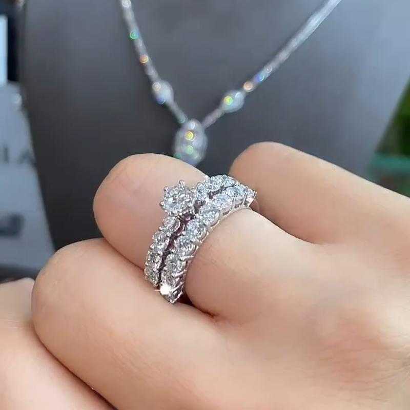 Elegant Round Cut Wedding Ring Set In Sterling Silver