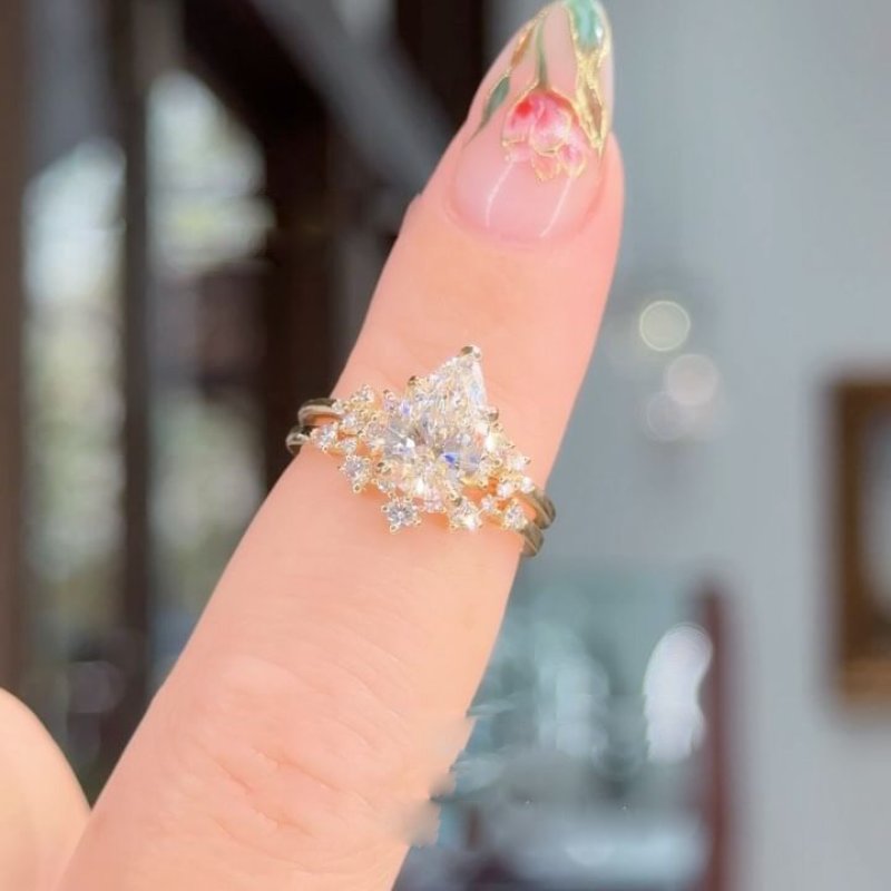 Fashion Pear Cut Wedding Ring For Women In Sterling Silver