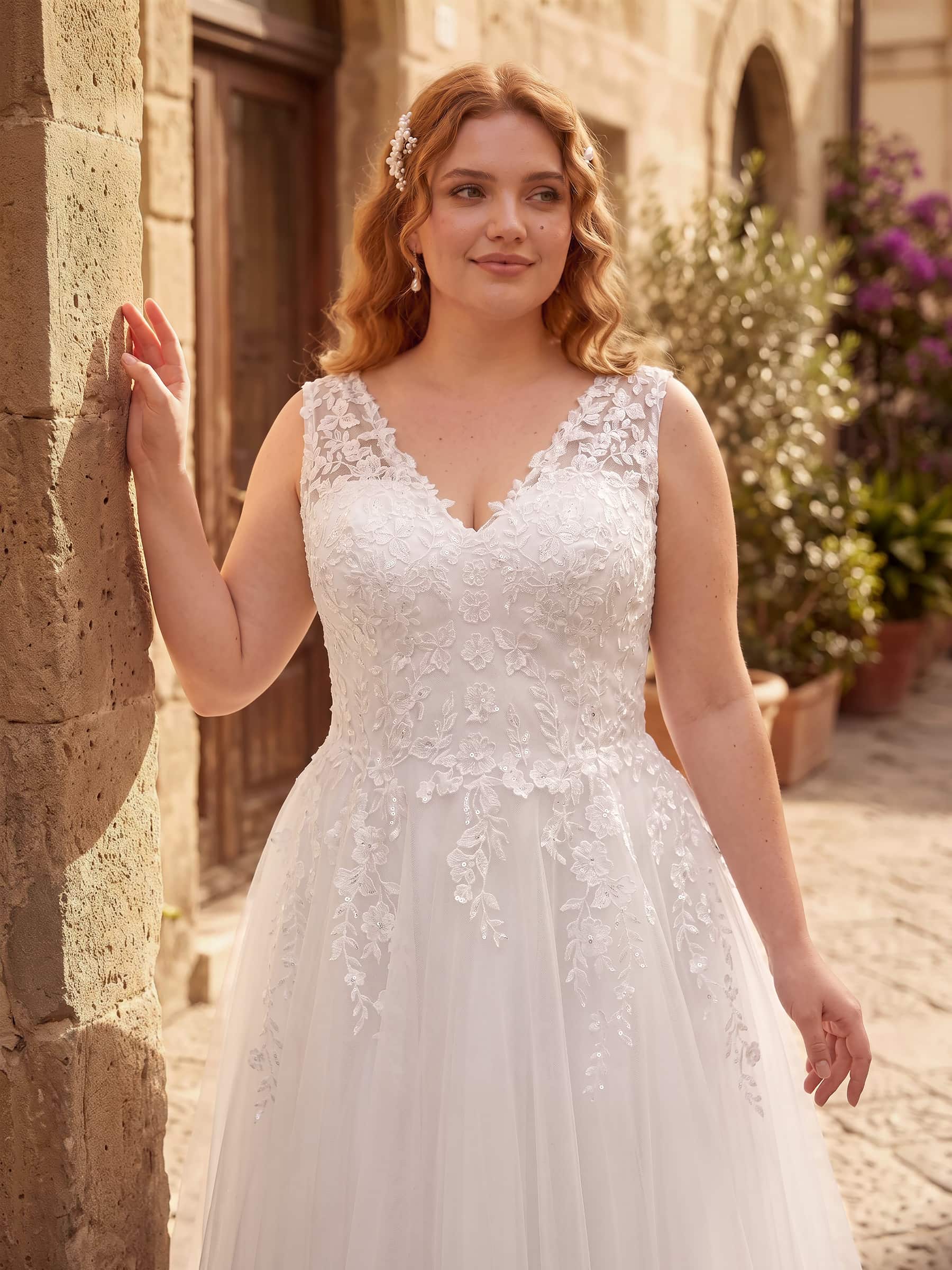 A-Line V-Neck Sleeveless Sweep Train Lace/Tulle Plus Size Wedding Dresses