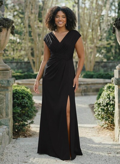 Sheath/Column V-Neck Sleeveless Crepe Satin Bridesmaid Dresses With Pleated