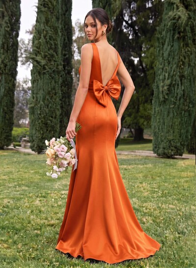Trumpet/Mermaid Sleeveless Sweep Train Satin Bridesmaid Dresses With Bow(s)