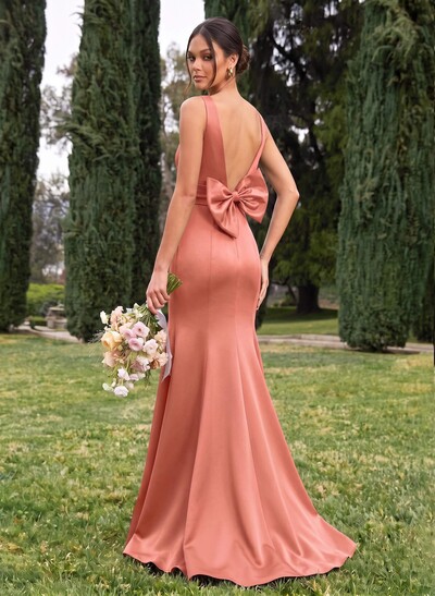 Trumpet/Mermaid Sleeveless Sweep Train Satin Bridesmaid Dresses With Bow(s)