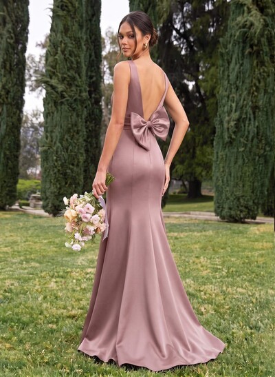 Trumpet/Mermaid Sleeveless Sweep Train Satin Bridesmaid Dresses With Bow(s)