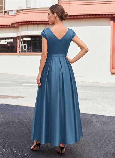 A-Line V-Neck Sleeveless Satin Mother Of The Bride Dresses With Bow(s)/Pockets