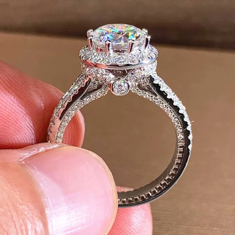 Classic Wedding Band For Women In Sterling Silver