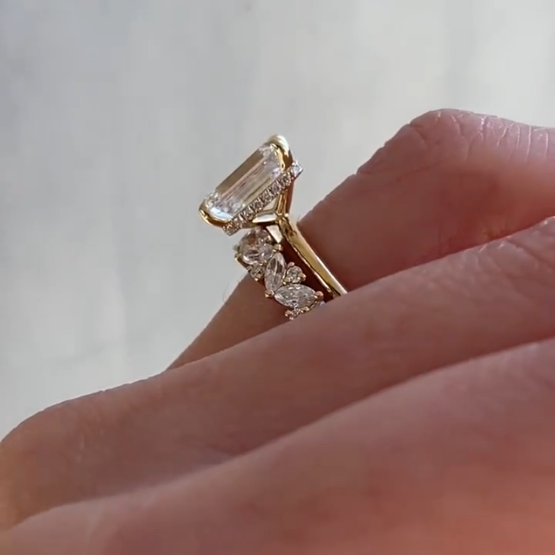 Luxurious Elongated Emerald Cut Wedding Ring Set