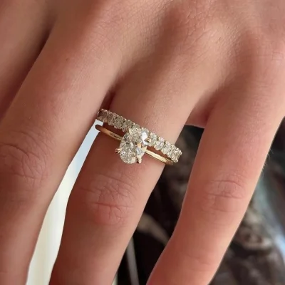Bright Yellow Gold Oval Cut Wedding Ring Set