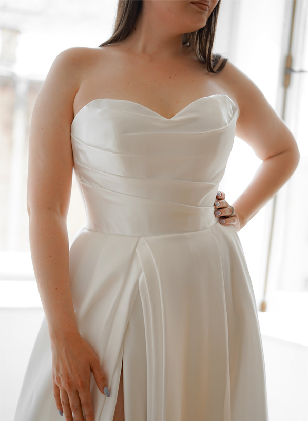 Plus Size A-Line Sweetheart Sleeveless Court Train Satin Wedding Dresses With High Split