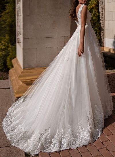 Plus Size A-Line V-Neck Sleeveless Court Train Tulle Wedding Dresses With Lace