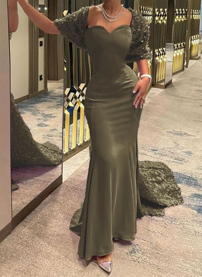Trumpet/Mermaid Sweetheart Sleeveless Sweep Train Stretch Satin Evening Gowns