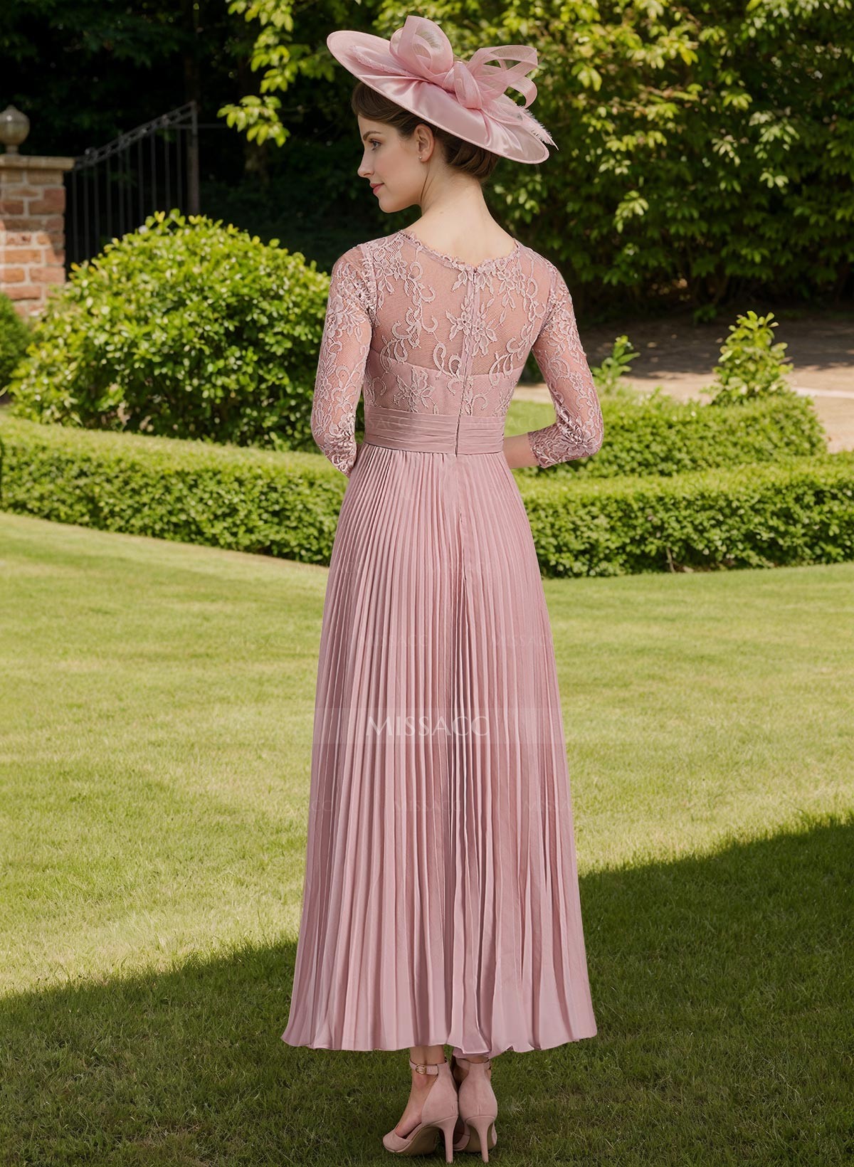 A-Line Scoop Neck Chiffon Mother Of The Bride Dresses With Lace/Pleated