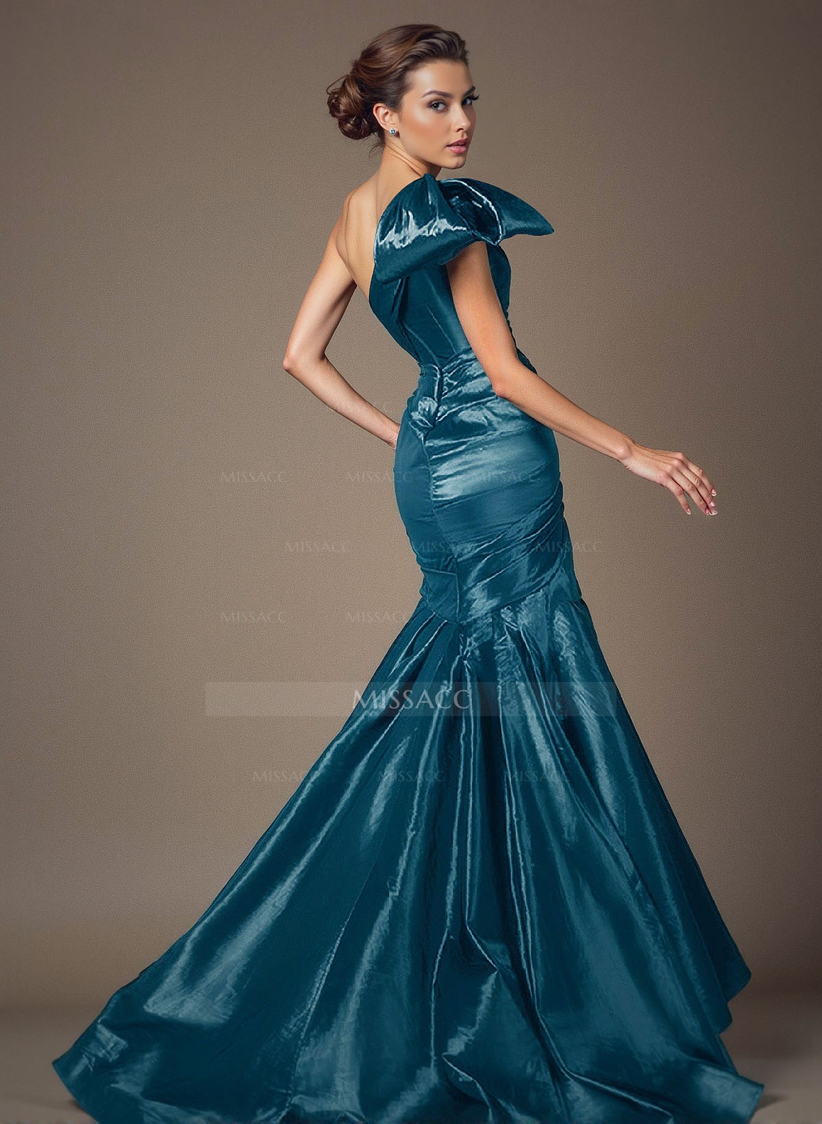 Trumpet/Mermaid One-Shoulder Satin Mother Of The Bride Dresses With Bow(s)