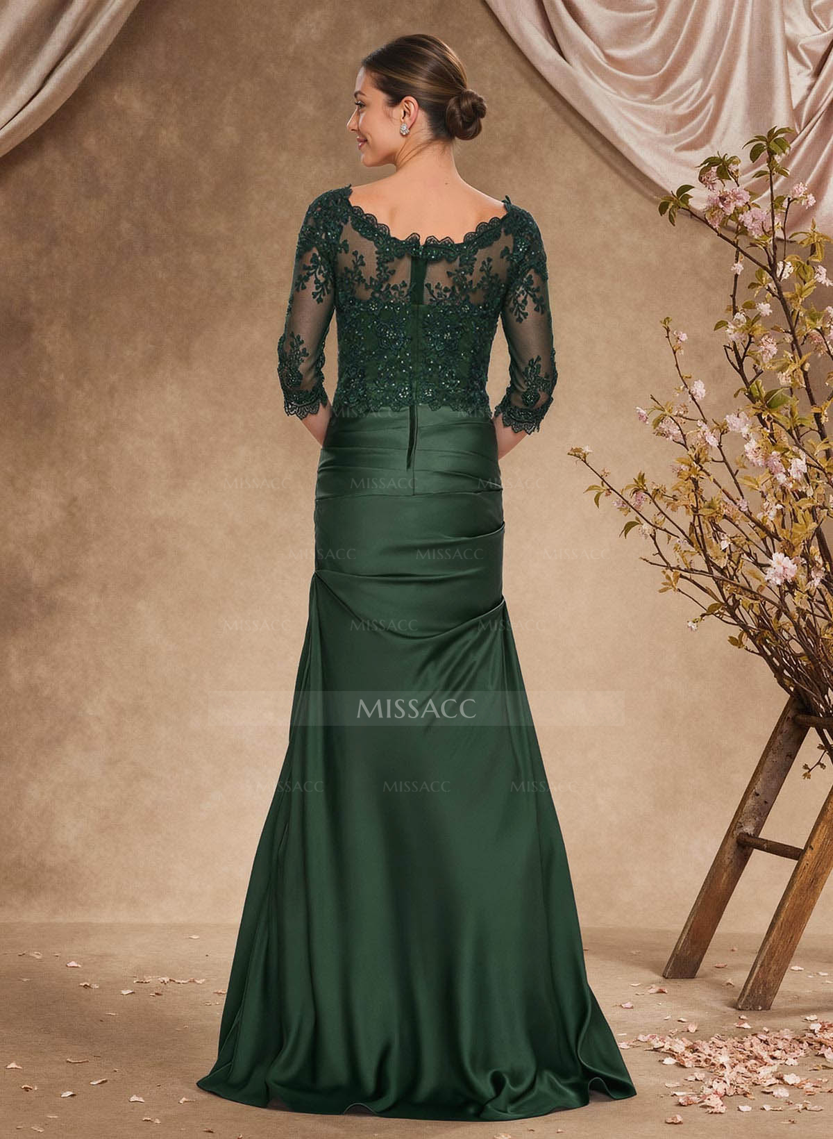 Sheath/Column Scoop Neck Silk Like Satin Mother Of The Bride Dresses With Lace