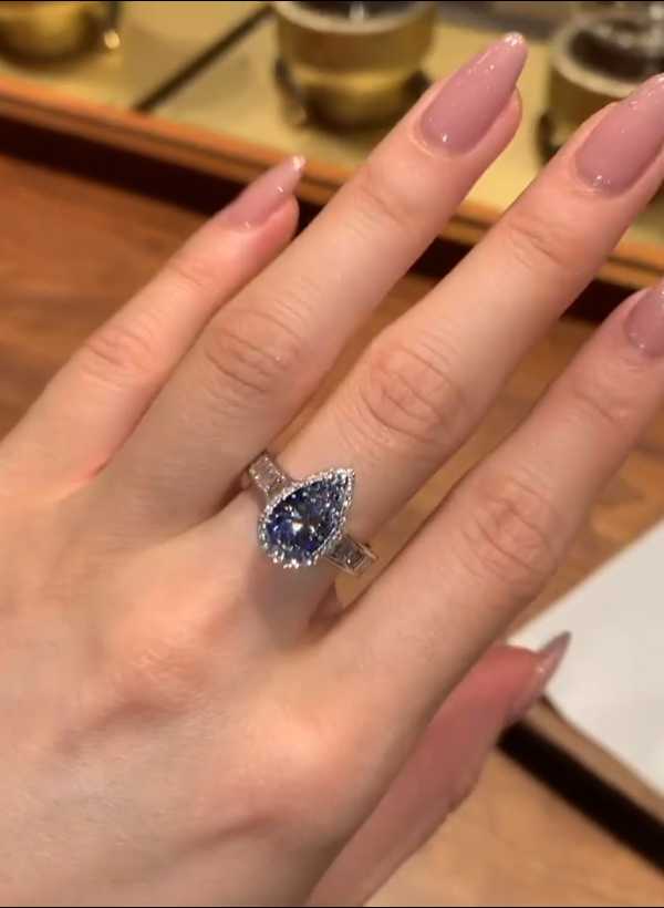 Luxury Aquamarine Blue 3.0 Carat Pear Cut Engagement Ring In Sterling Silver