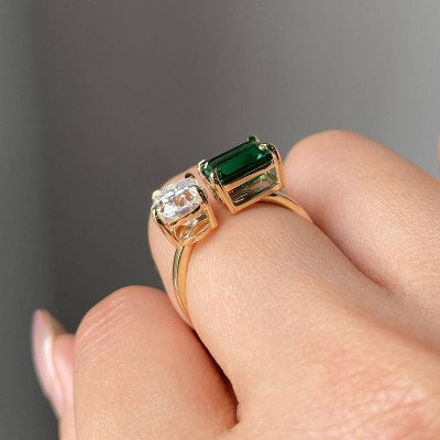 Gorgeous Round Cut And Emerald Cut Simulated Diamond Wedding Ring In Sterling Silver
