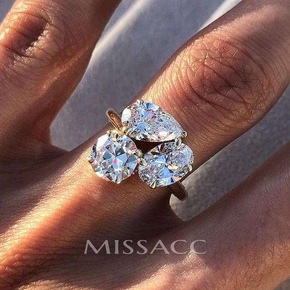 7CT Round Cut/Oval Cut/Pear Cut Moissanite Engagement Rings In Sterling Silver