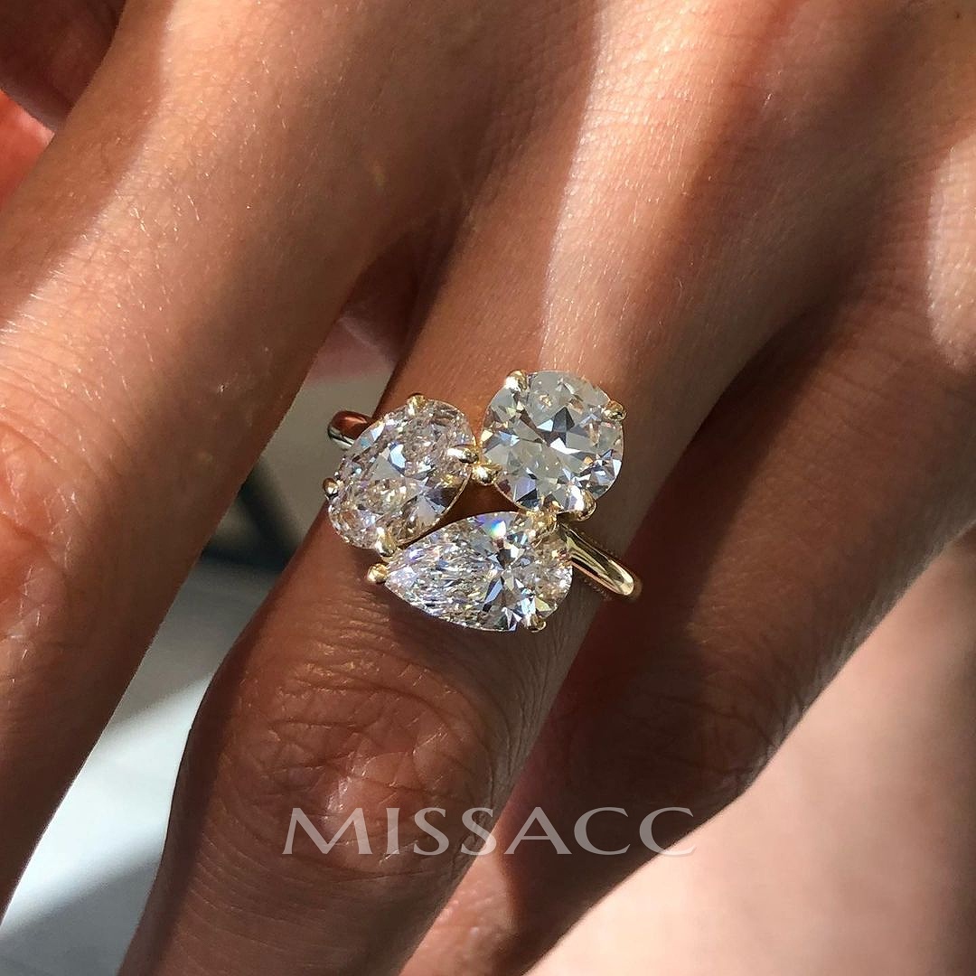 7CT Round Cut/Oval Cut/Pear Cut Moissanite Engagement Rings In Sterling Silver