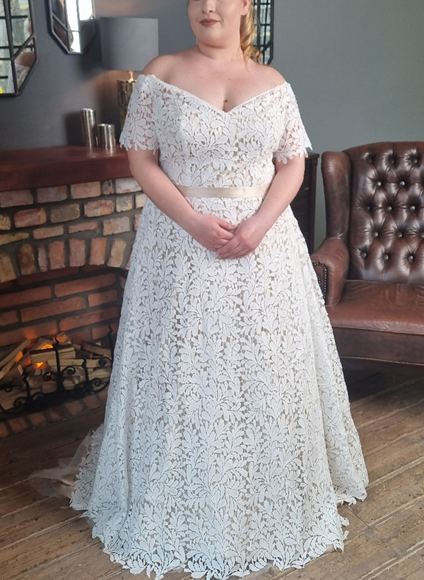 A-Line Off-The-Shoulder Short Sleeves Sweep Train Lace(Non-Stretch) Plus Size Wedding Dress