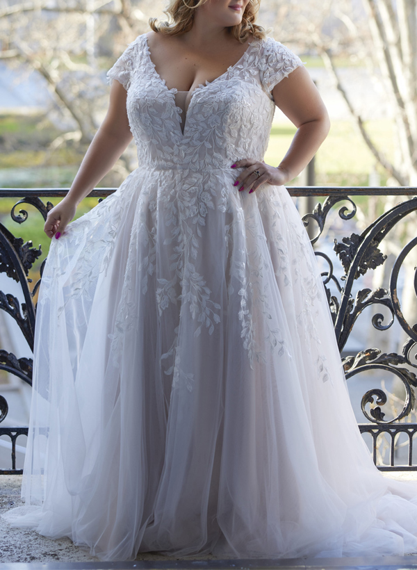 Plus Size A-Line V-Neck Sweep Train Tulle Wedding Dresses With Appliques Lace