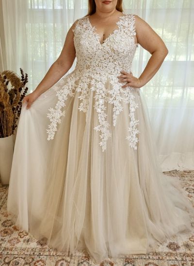 Plus Size A-Line V-Neck Sleeveless Sweep Train Tulle Wedding Dresses With Lace
