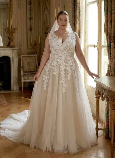 Plus Size A-Line V-Neck Sleeveless Sweep Train Tulle Wedding Dresses With Lace