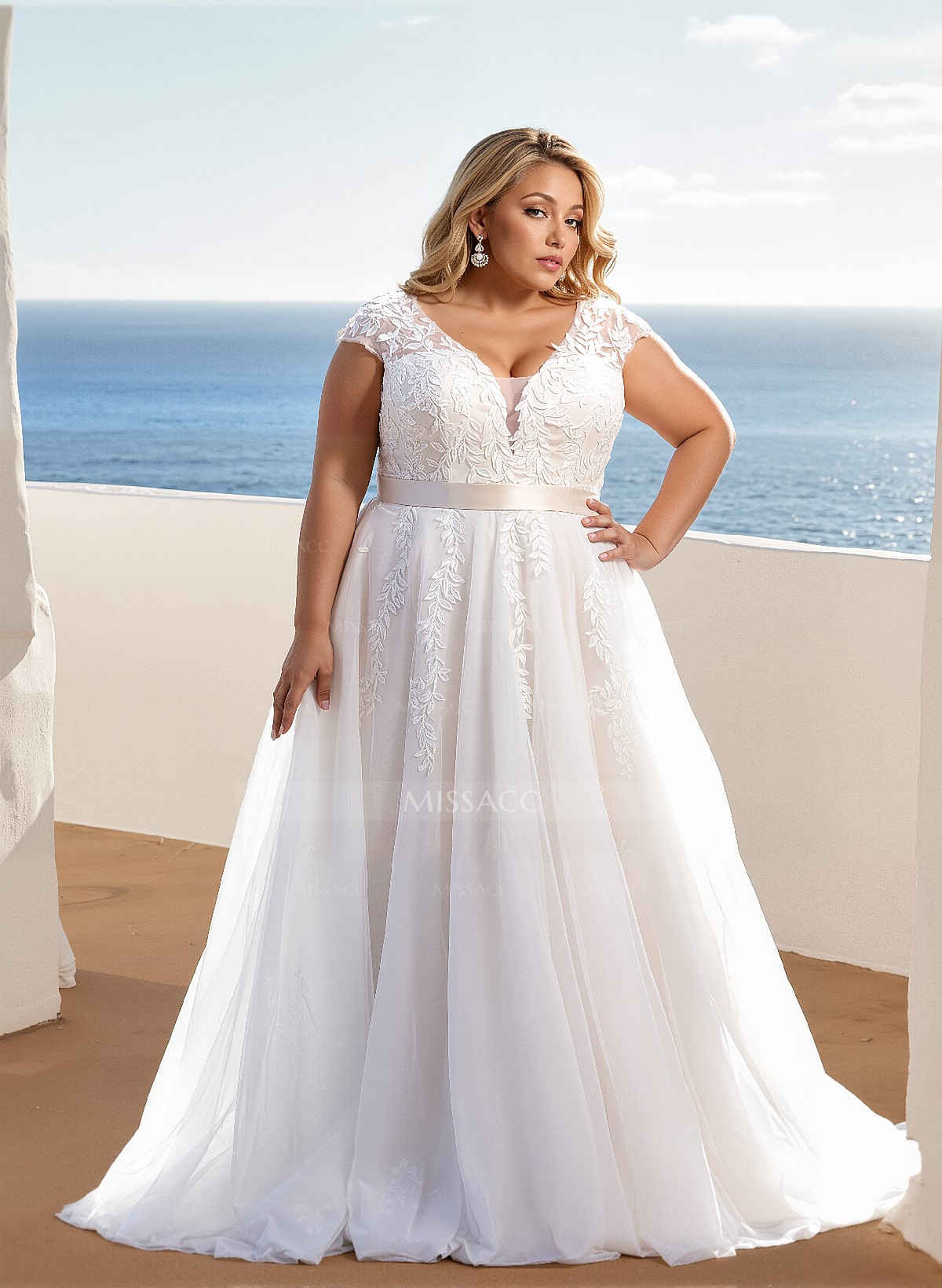 Plus Size A-Line V-Neck Sleeveless Sweep Train Tulle Wedding Dresses With Lace