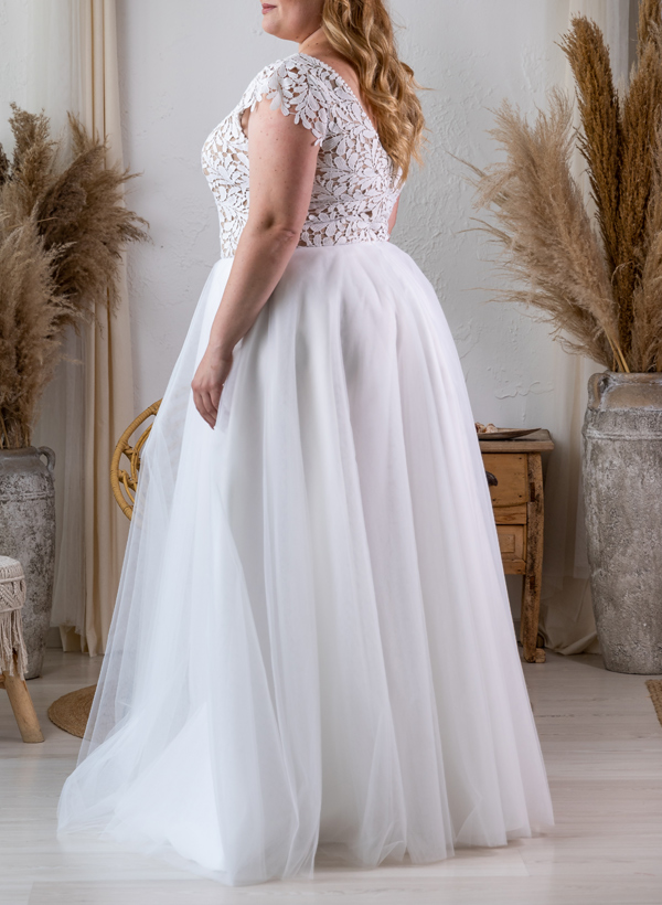 Plus Size A-Line V-Neck Sleeveless Floor-Length Tulle Wedding Dresses With Lace