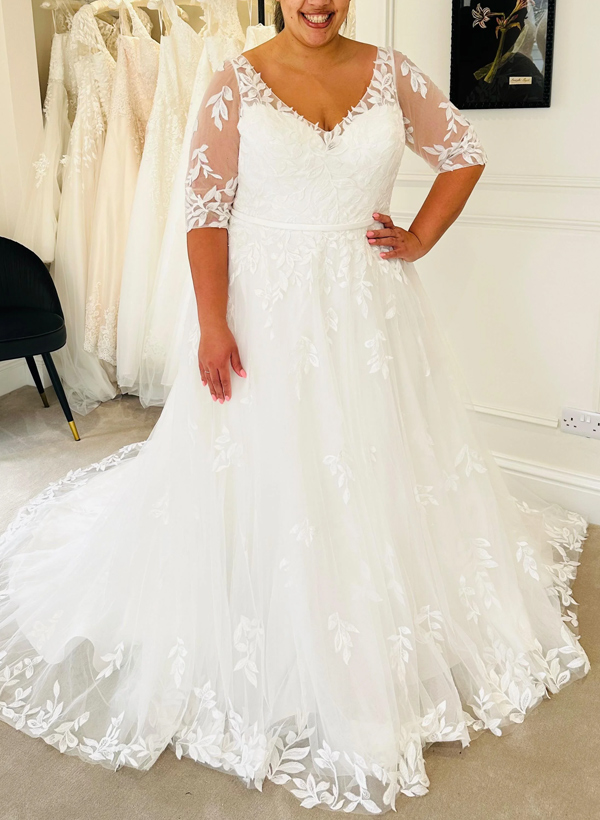 Plus Size A-Line V-Neck 1/2 Sleeves Court Train Tulle Wedding Dresses With Lace