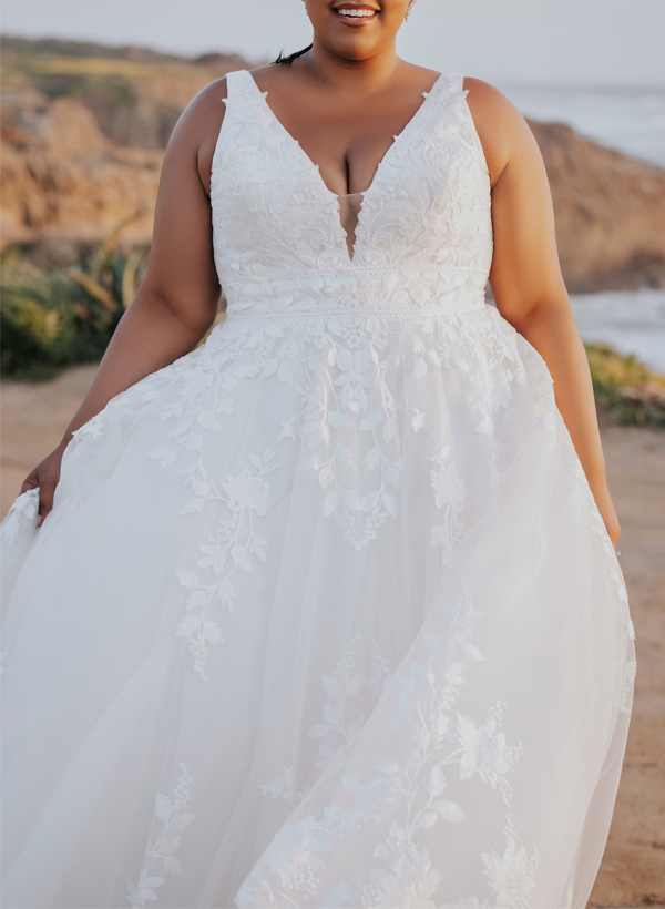 Plus Size A-Line V-Neck Sleeveless Sweep Train Tulle Wedding Dresses With Lace