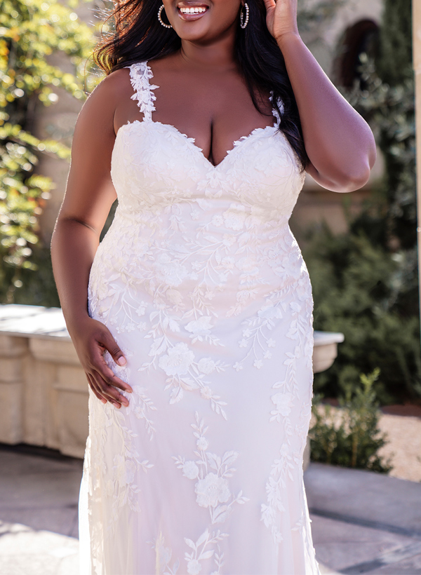 Plus Size Sheath/Column Sweetheart Sleeveless Court Train Lace Wedding Dresses