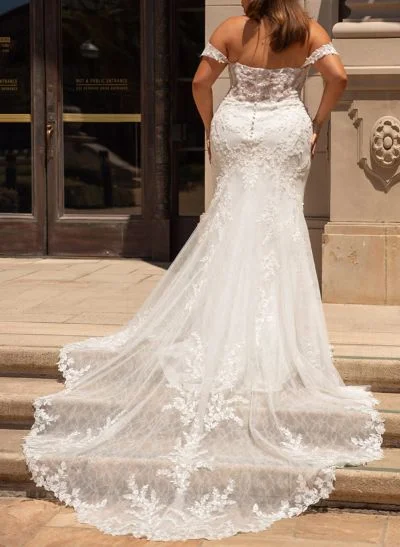 Plus Size Trumpet/Mermaid Off-The-Shoulder Court Train Lace Wedding Dresses