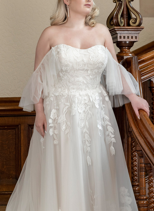 A-Line Tulle Plus Size Wedding Dress With Appliques Lace